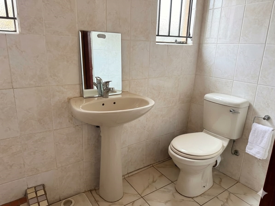 2 Bedroom Property for Sale in Geelhoutpark North West